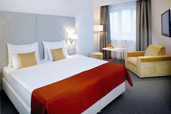 Forty + One Hotel