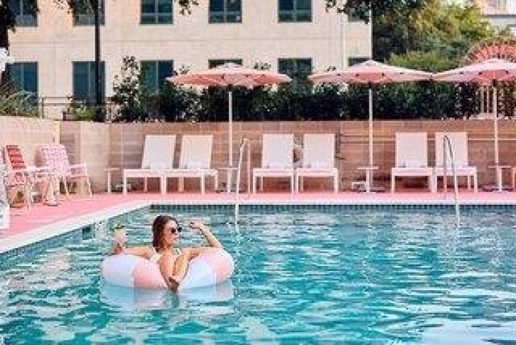 Downright Austin Hotel