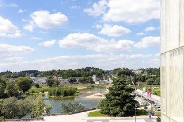 Hampton By Hilton Tours Centre