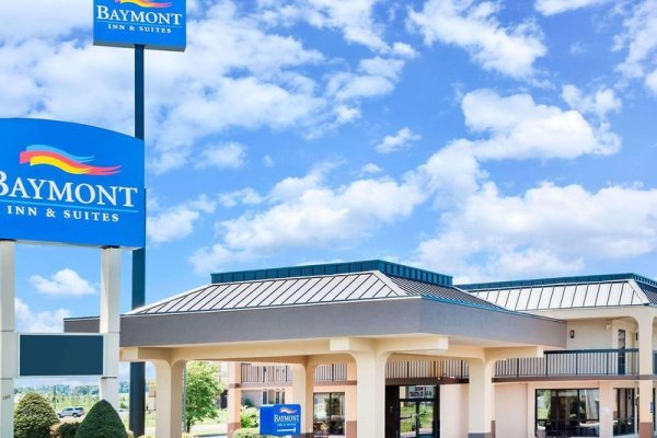 Baymont Inn & Suites Clarksville Northeast