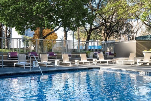 Hilton Dallas Lincoln Centre