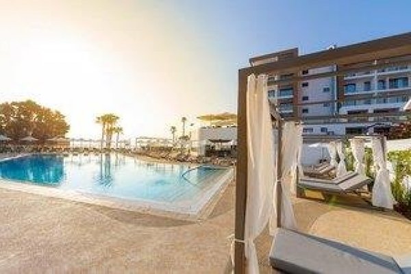 Leonardo Crystal Cove Hotel & Spa By The Sea - Adult Only