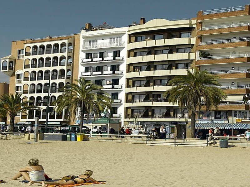 Almirall Apartaments recenzie