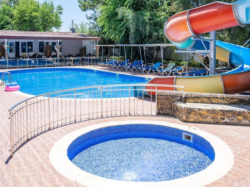 Aperion Beach Hotel