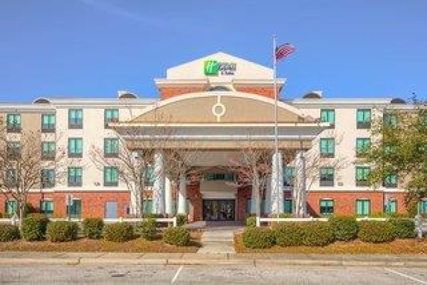 Holiday Inn Express Gulf Shores