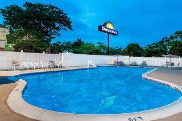 Days Inn By Wyndham Sedgemoor M5