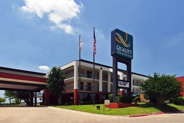 Quality Inn & Suites Hotel Fort Worth