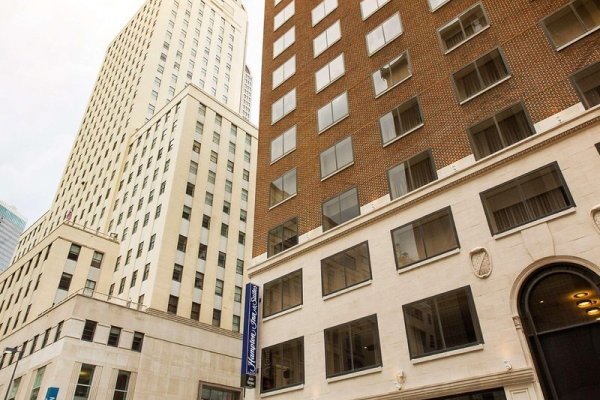 Hampton Inn & Suites Dallas Downtown