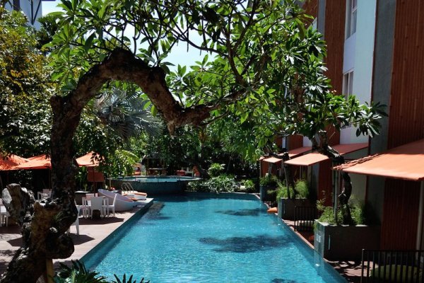 Harris Hotel & Residences Sunset Road