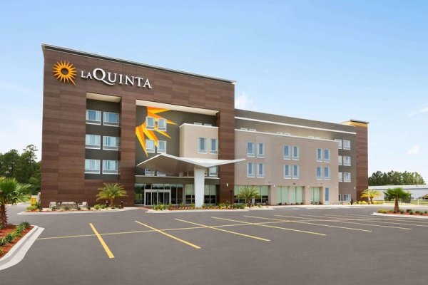 La Quinta Inn & Suites By Wyndham Brunswick/Golden Isles