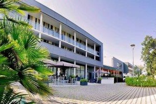 Golden Tulip Pornic Suites