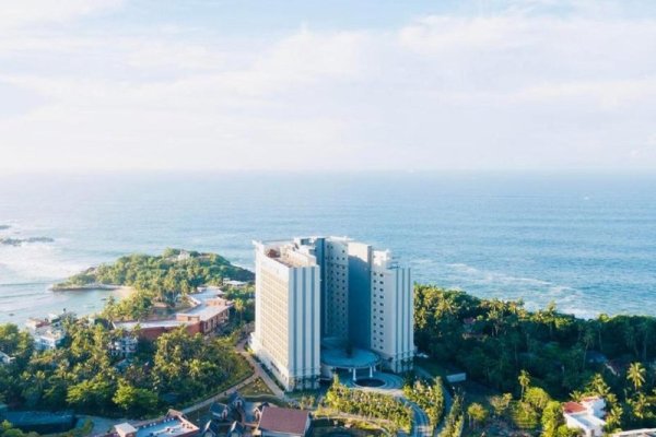 Araliya Beach Resort & Spa