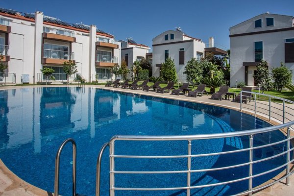 Golden Life Blue Green Residence