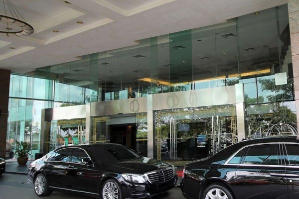 Grand Paragon