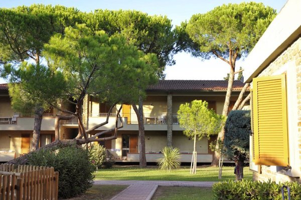 Golfo Del Sole Holiday Resort - Apartments & Bungalows