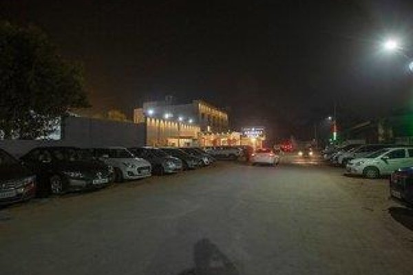 Hotel Luxe Opera Nh8 7Km From Igi Airport Delhi