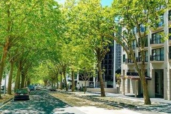 Parkside Hotel & Apartments