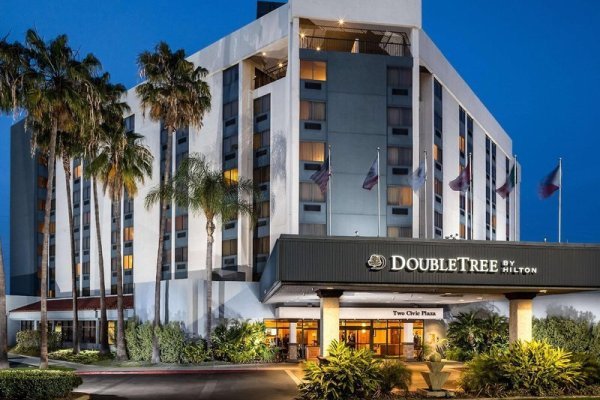 Doubletree By Hilton Hotel Carson