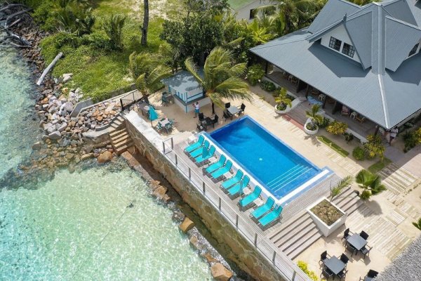 Le Nautique Luxury Waterfront Hotel