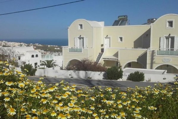 Kiklamino Studios & Apartments