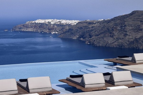 Cavo Tagoo Santorini