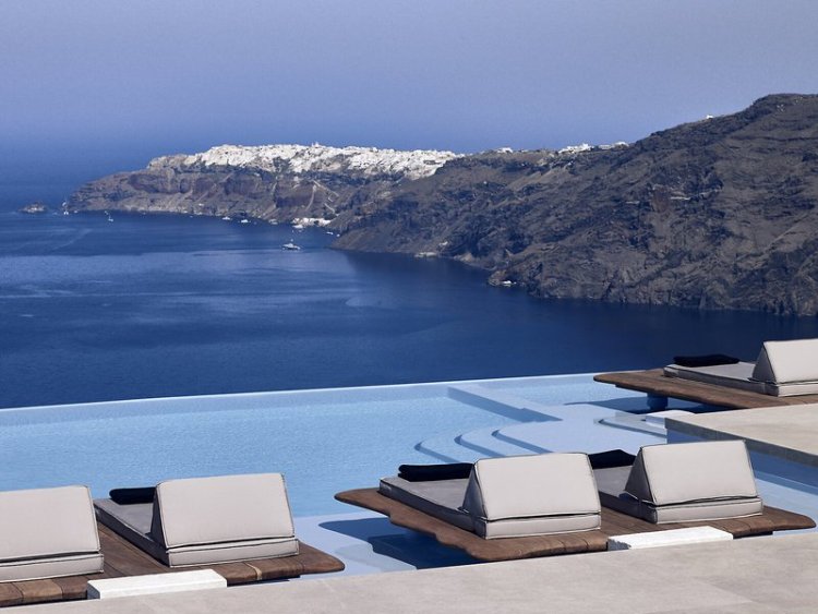 Cavo Tagoo Santorini