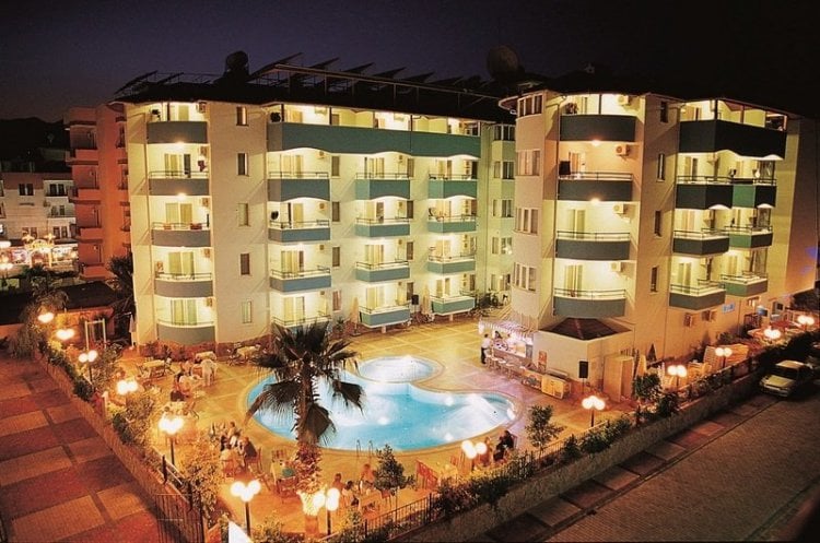 Mesut Hotel Family
