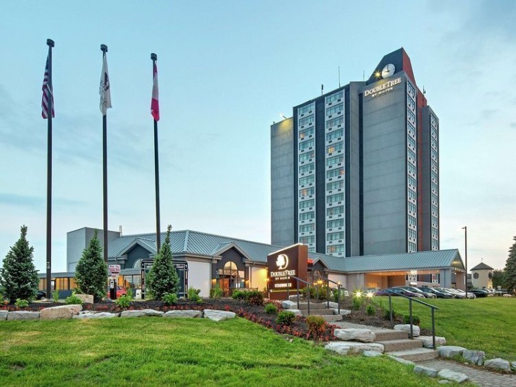 DoubleTree by Hilton Toronto Airport