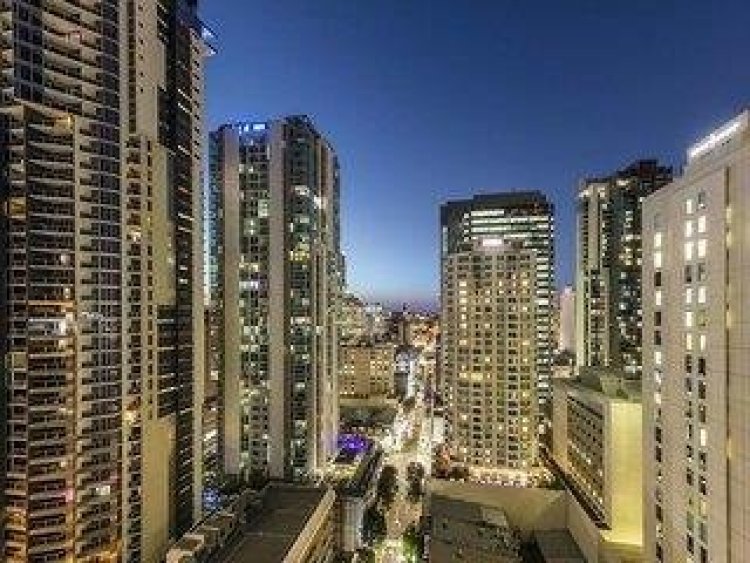 Oaks Brisbane River City Suites