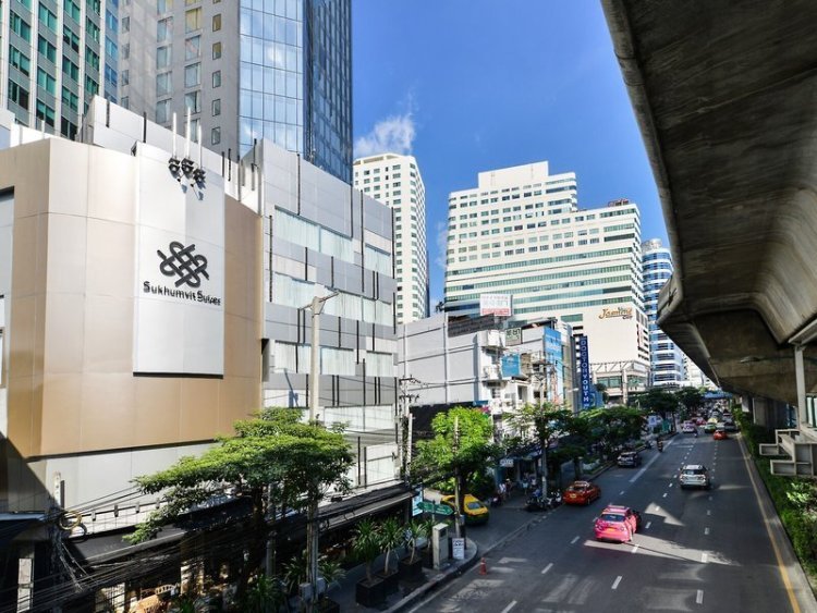 S Sukhumvit Suites Hotel