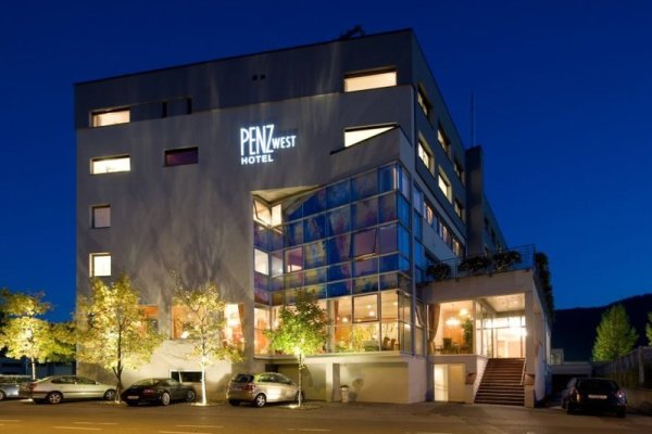 Penz Hotel West