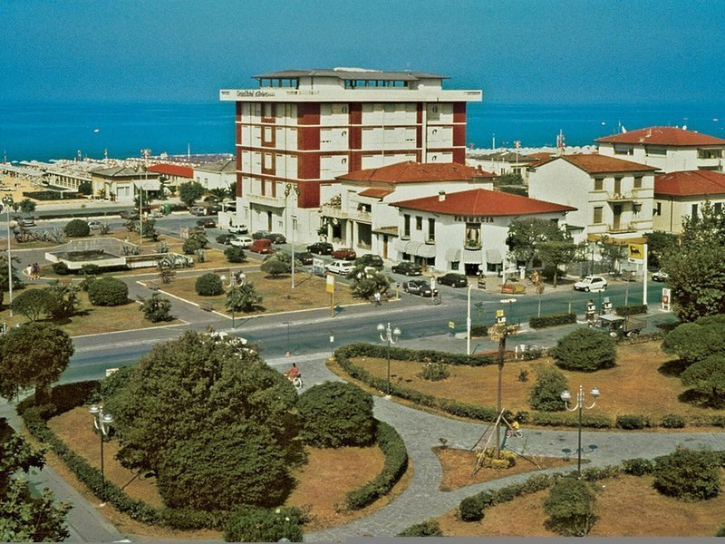Grand Hotel & Riviera recenzie