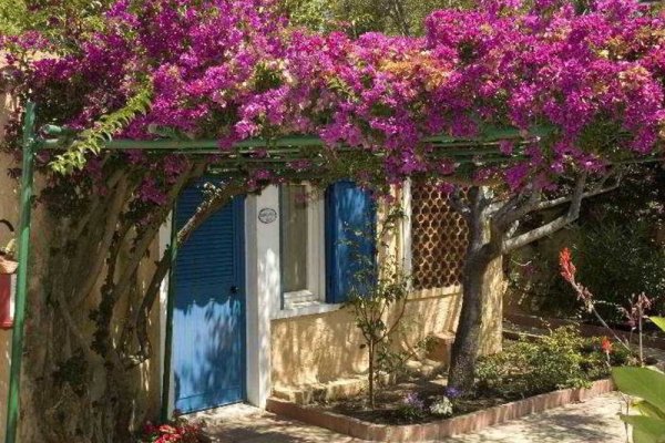 Bungalow Club Village