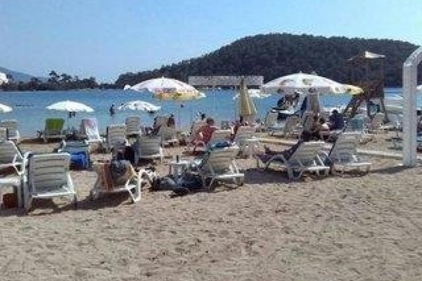 Golden Sand Beach & Caravan