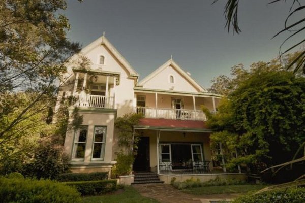 Hacklewood Hill Country House