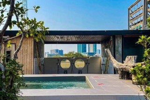 Blu Cabin Ari Stylish Gay Poshtel