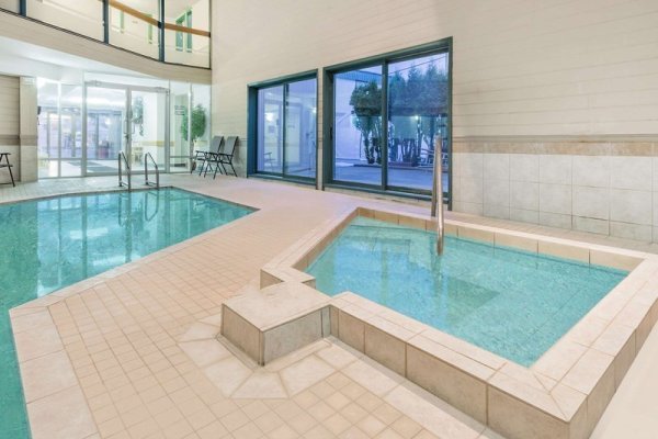 Ramada by Wyndham Quesnel