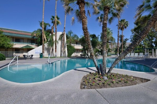 Travelodge By Wyndham Palm Springs