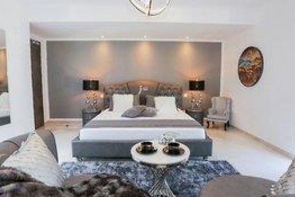J Me Boutique Hotel