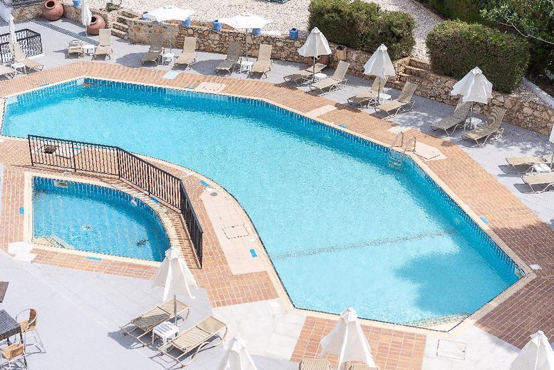 Flora Hotel Apartments recenzie