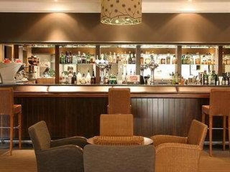 Eight Acres Hotel & Spa