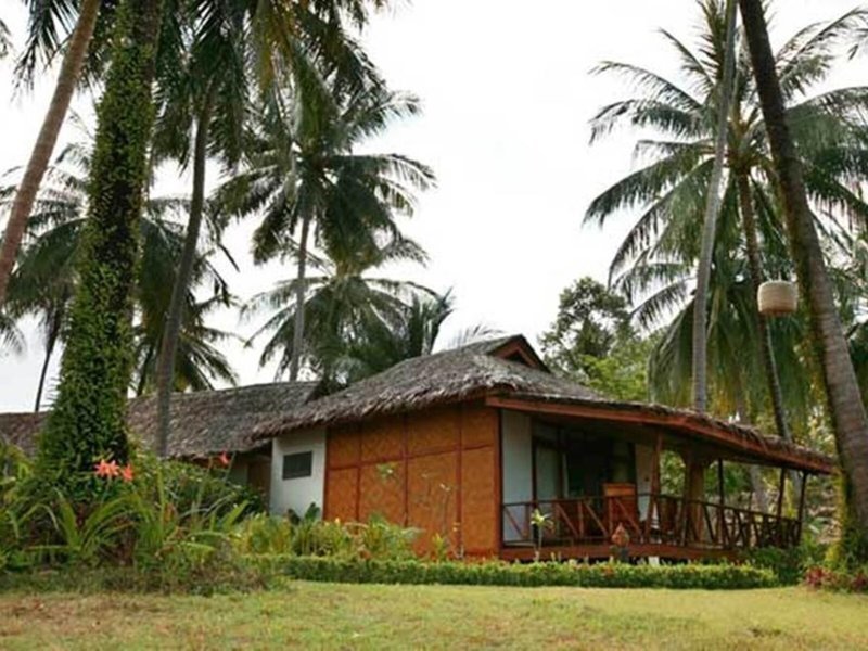 Lipa Lodge Beach Resort