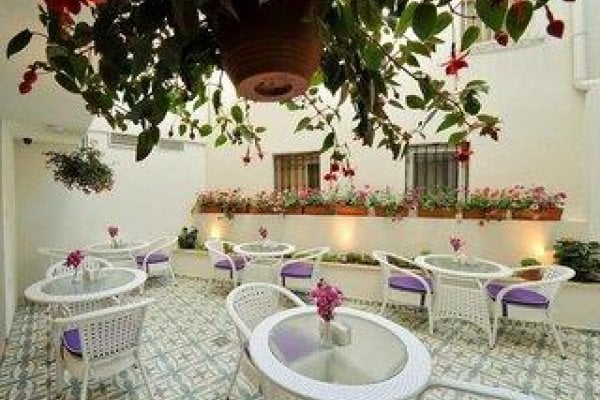 Albinas Hotel Old City