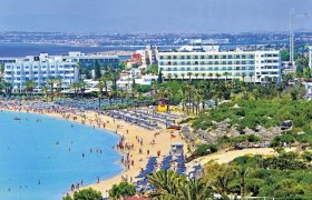 Nelia Beach recenzie