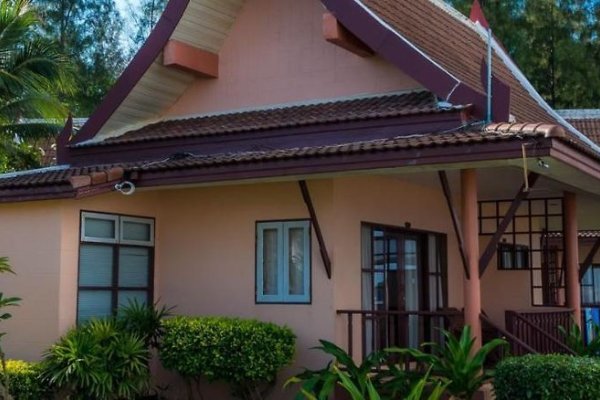 Lanta Casuarina Beach Resort