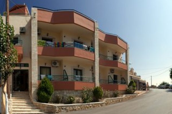 Amalia Apartments & Studios