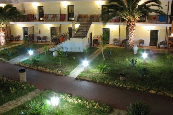 Baia Dei Gigli Hotel Club 