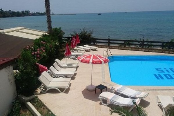 Side Beach Club