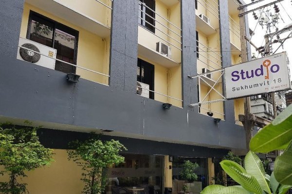 Studio Sukhumvit 18 By Icheck Inn