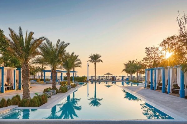 Hilton Salwa Beach Resort & Villas